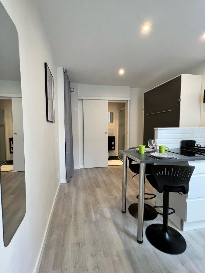 Lysbed - Desjardins Apartment อองเชร์ ภายนอก รูปภาพ