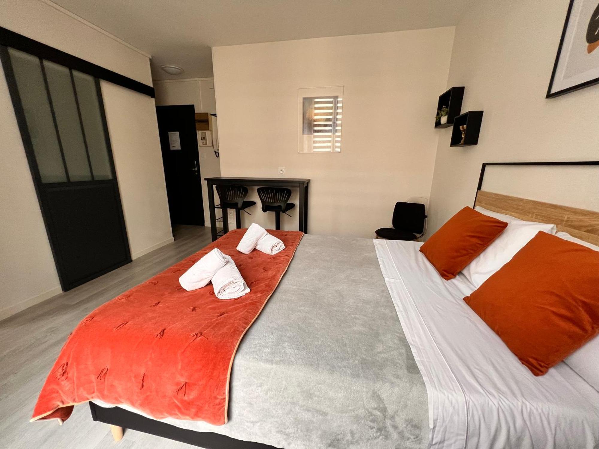 Lysbed - Desjardins Apartment อองเชร์ ภายนอก รูปภาพ