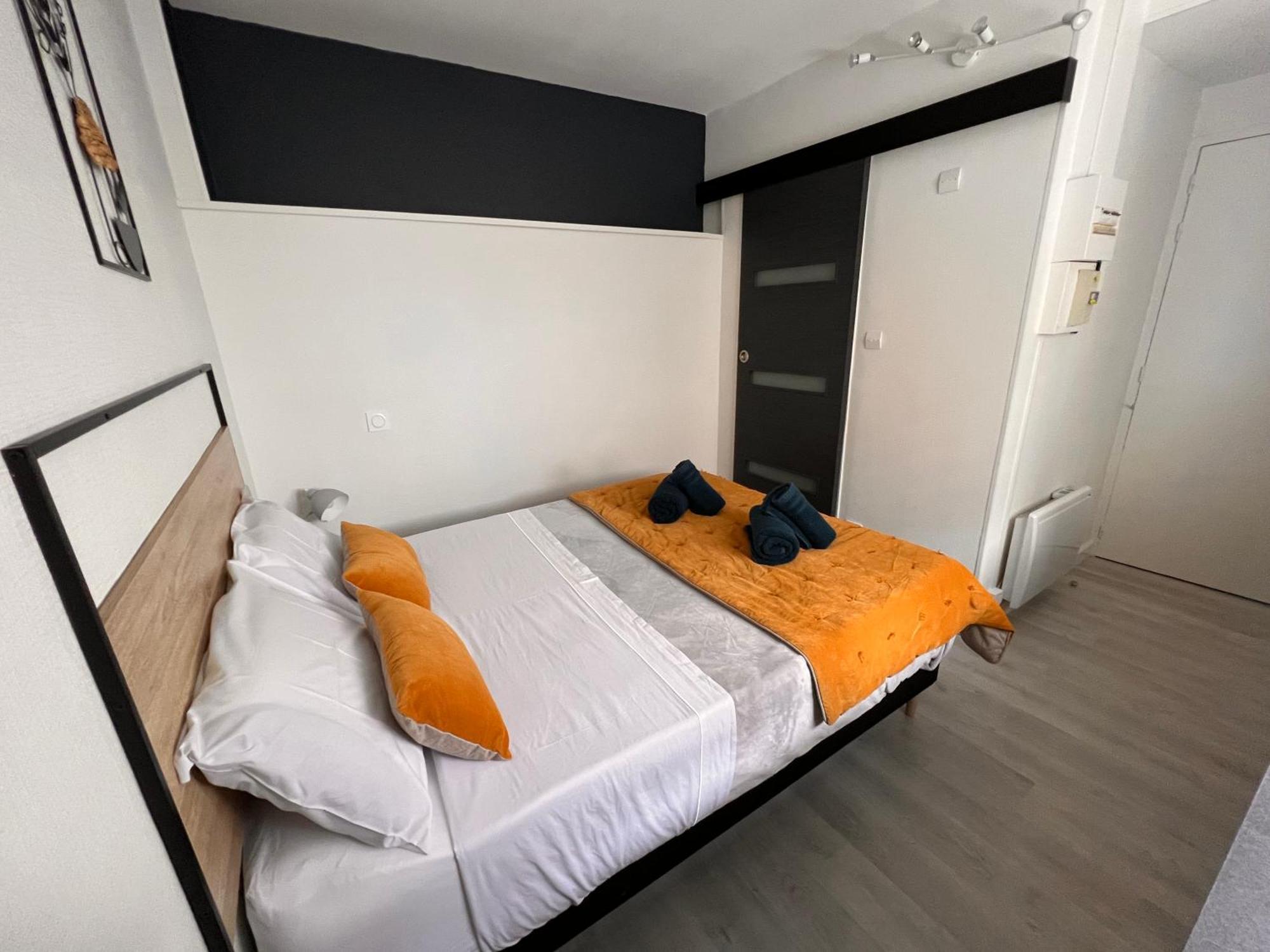 Lysbed - Desjardins Apartment อองเชร์ ภายนอก รูปภาพ