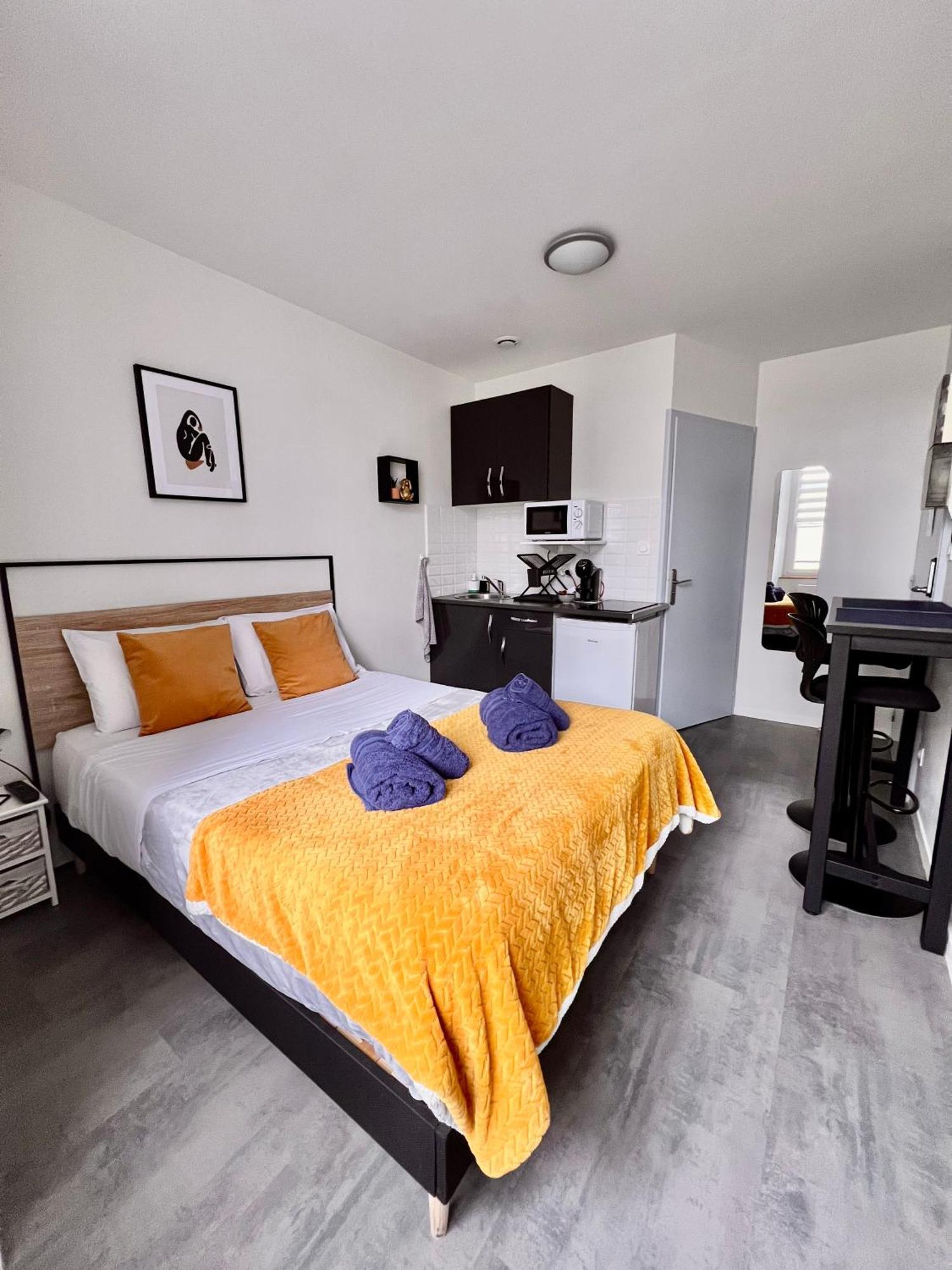Lysbed - Desjardins Apartment อองเชร์ ภายนอก รูปภาพ
